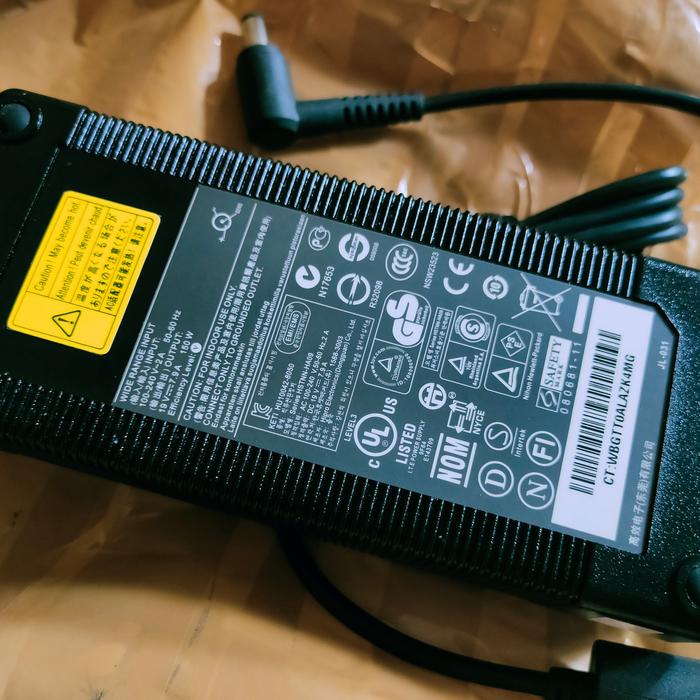 Jual adaptor charger MSI WE63 Kota Surabaya Crystal Comp