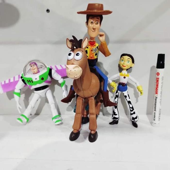 Gambar mainan action figure TOY STORY SET 4 BUZZ JESSIE BULLS EYE WOODY - FULLSET dari Mainan Toys Action Figure undefined 2 Tokopedia