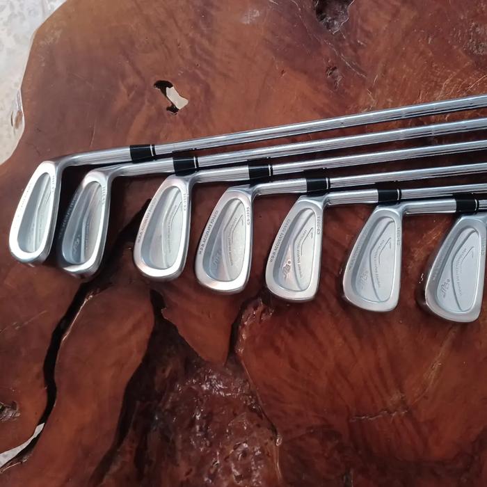 Gambar Ironset Miura MG CB2006 forged 7pcs 5-9.P.A shaft steel flex S grip el dari Gudang Golf_NEW undefined Tokopedia