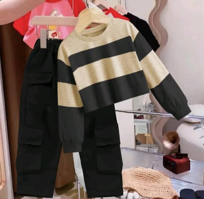 Gambar Setelan Baju Sweater Crop Slip 1-12 Tahun Celana Cargo Anak Perempuan - Hitam, 7-8 Tahun dari Nur colletions undefined Tokopedia