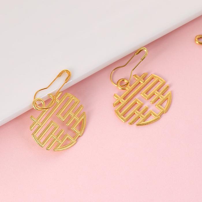 Gambar bandul liontion huruf shuang xi sangjit chinese wedding - peniti jarum - xi bulat+jarum dari 3r luckyshop undefined Tokopedia