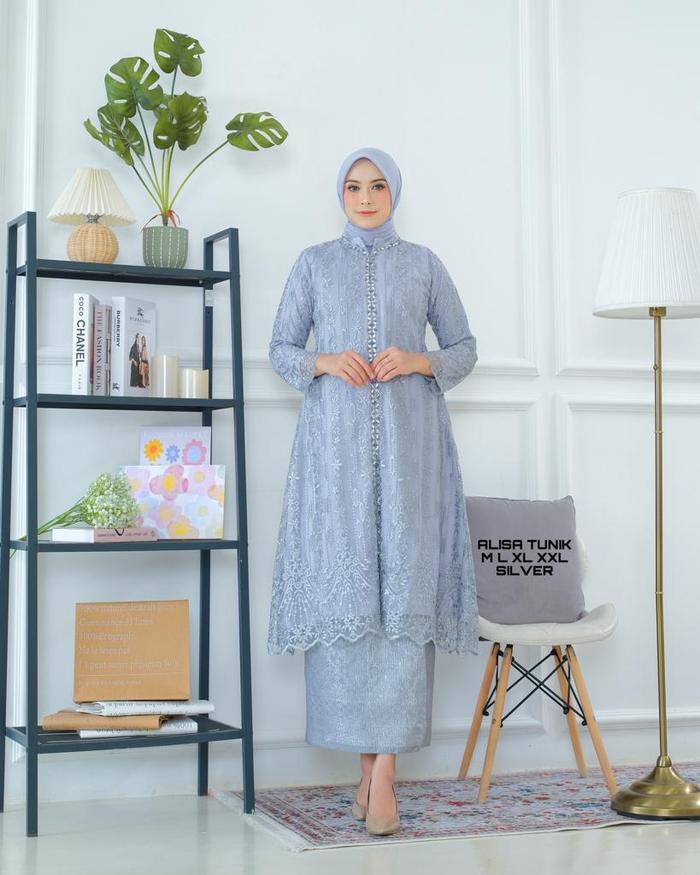 Gambar Tunik Alisa Free Hijab - Tunik - Tunik Pesta - Kebaya Wisuda - Kebaya - 1 Set Silver, XXL dari readykebaya undefined Tokopedia