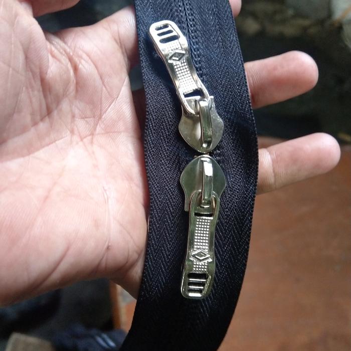 Gambar Paket resleting no.10 daun resleting 2 meter + kepala BESAR 4 BH. - Terbalik Umro, 4 meter dari GUDANG ZIPPER DAN GK undefined Tokopedia