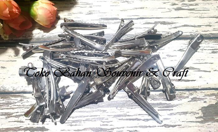 Gambar material bahan jepit buaya -- 1 lusin ( 12pcs ) - lancip, 4cm dari TOKO BAHAN SOUVENIR & CRAFT undefined Tokopedia