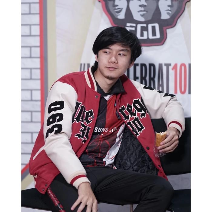Gambar JAKET VARSITY ALTER EGO CLASS OF 22 - Merah, 5xl dari Korean jaket hoodie undefined Tokopedia