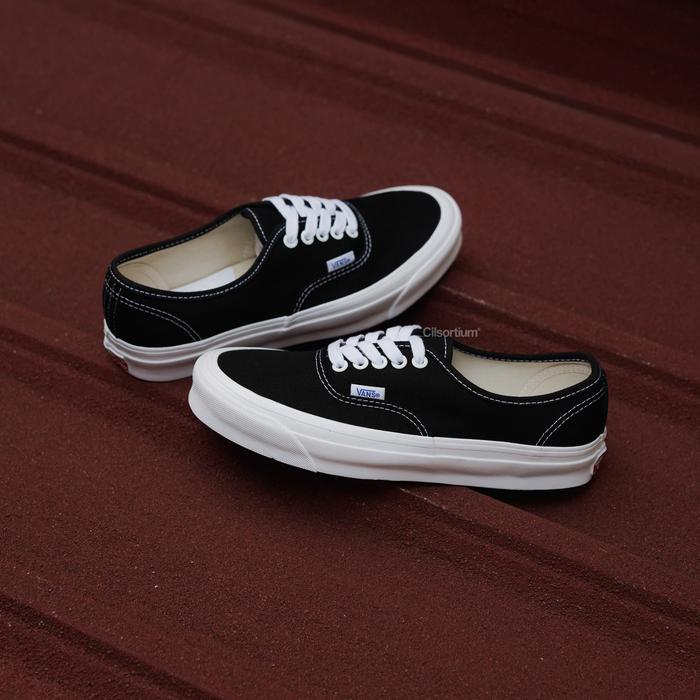 Jual Vans Authentic Vault OG LX Black White Original - 41 - Kab