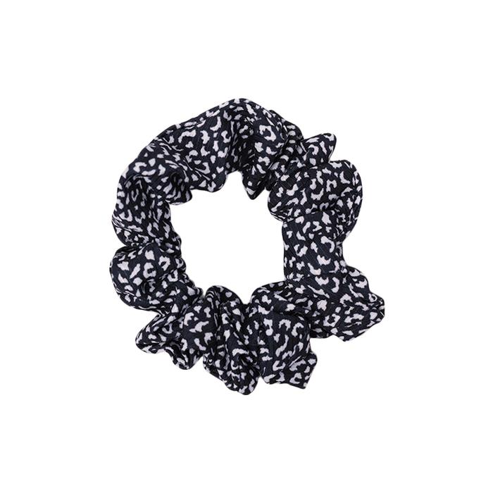 Gambar Stroberi Mini Scrunchie Motif -1 Hair Tie - Leopard Black dari Stroberi Accessories undefined Tokopedia