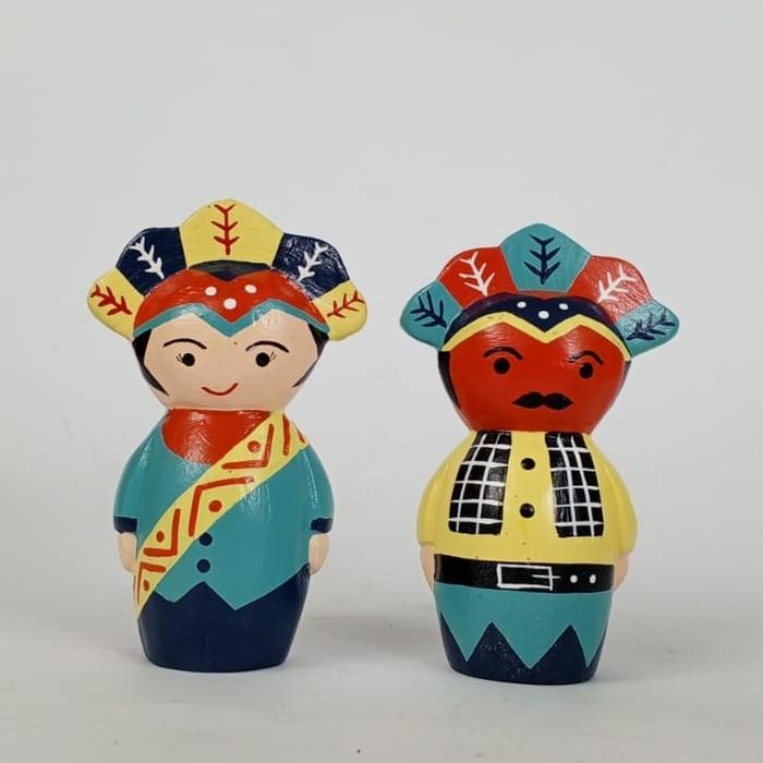 Gambar Souvenir Boneka kayu Mainan anak Ondel-ondel Atun dan Juki dari balibaliCraft undefined Tokopedia