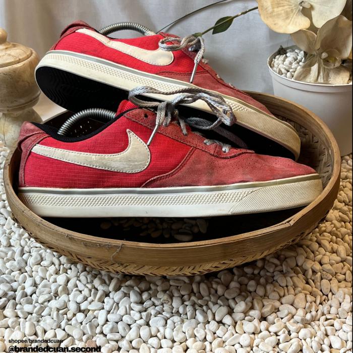 Gambar SEPATU BEKAS SECOND NIKE SUKETO RED SUEDE dari brandedcuan2nd undefined Tokopedia