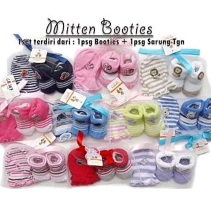Carter Love set Mitten Booties boy dan girl boy di Peekaboo Baby Shop  Tokopedia