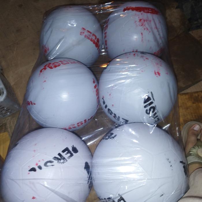 Gambar bola plastik sepak bola - persib dari Al fazza toys undefined Tokopedia