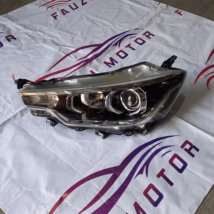 Gambar Lampu Depan Headlamp All New Ertiga 2018 2019 2020 2021 Original dari fauzi motor4 undefined Tokopedia