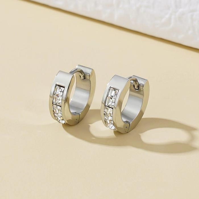 Gambar Nats Living: Anting Hoop Titanium Wanita Anti Alergi Anti Karat, Kylie - Kylie Silver dari Nats Living undefined Tokopedia