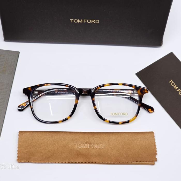 Gambar Frame Kacamata Tomford TF761-F Lensa Photocromic Antiradiasi - Leopard, Lensa Blucromic dari OPTIK SEJAHTERA undefined Tokopedia