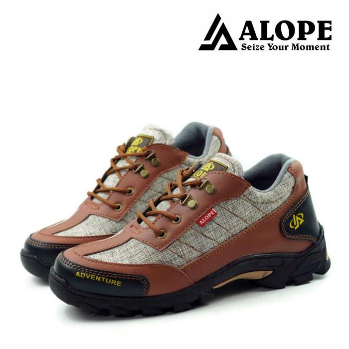 Gambar New Spatu Bot Fasion Sepatu But Pendaki Gunung Boot Kulit Original 100 - COKLAT MUDA, 39 dari Arion_StoreID undefined Tokopedia