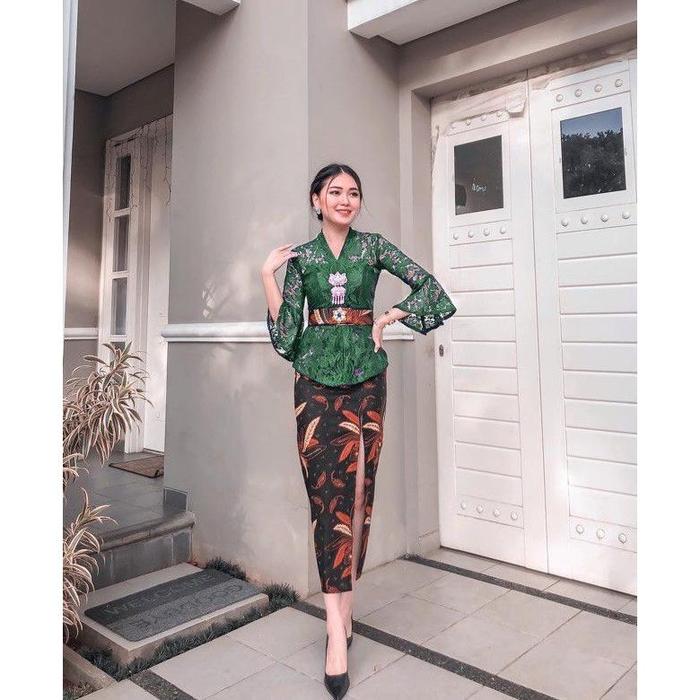 Gambar Kebaya Bali Sofia Kartini Lipat Terompet 7/8 Kebaya Modern Murah - SET IJO BOTOL, S dari nurma1723 undefined Tokopedia