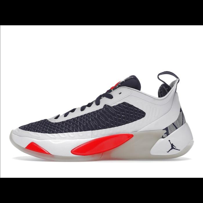 Lebron Soldier Lebron 11 Sneakers Sepatu Basket Nike Lebron