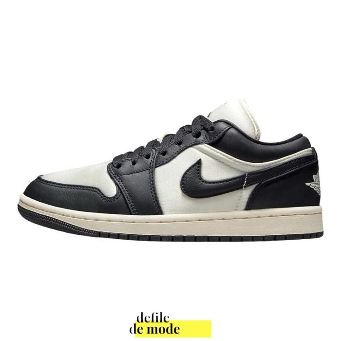 AIR JORDAN LOW VINTAGE PANDA WOMENS 40 di Defile De Mode Tokopedia
