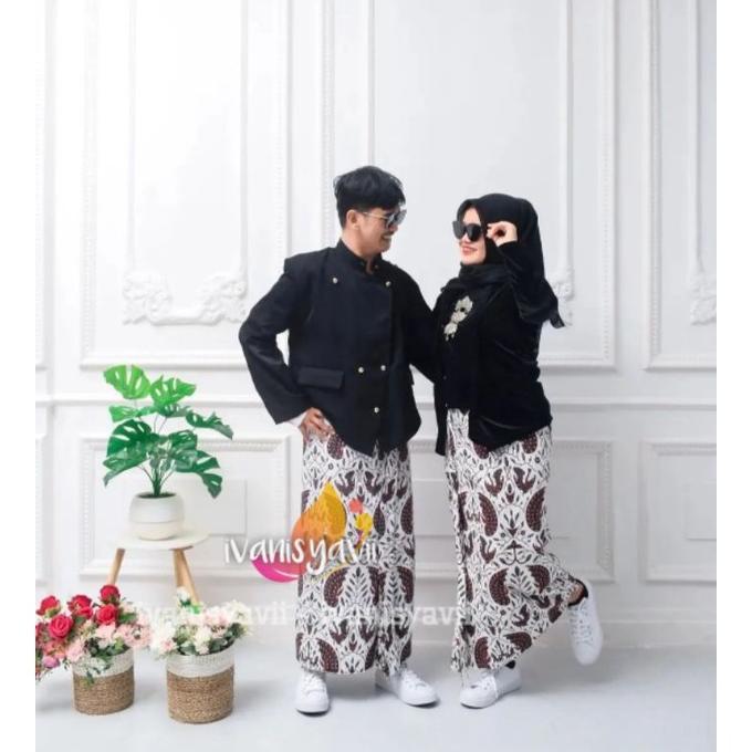 Gambar Vir Set Prewed Baju Adat Jawa - Banyak Pilihan Model / Nuansa Hitam - - (Solo- SAC) dari Virtuzion undefined Tokopedia