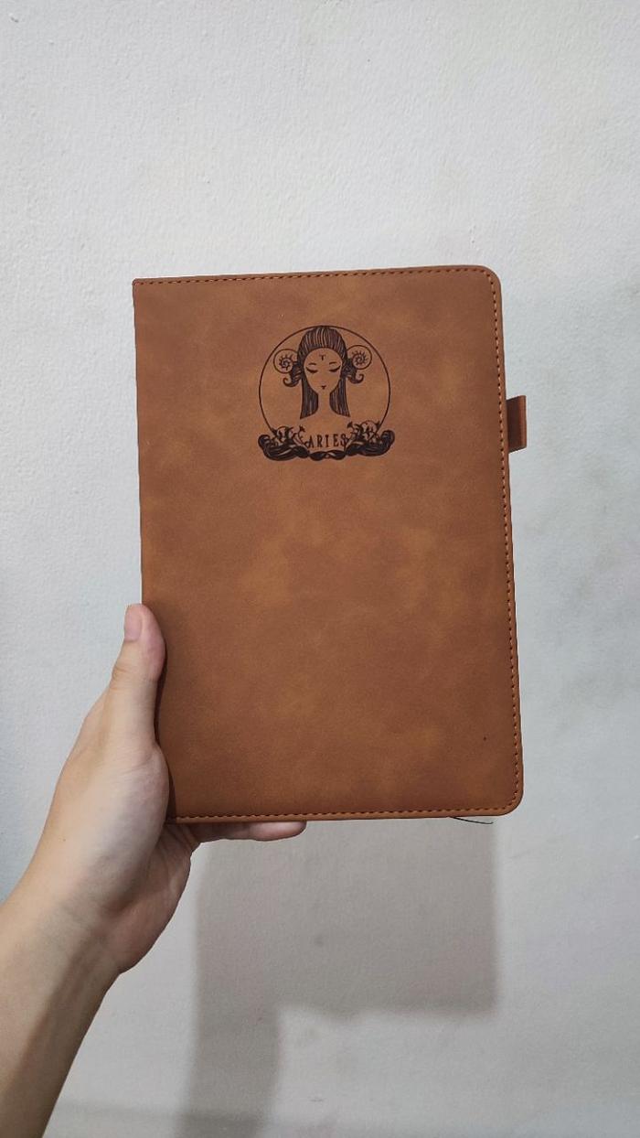 Gambar [BISA CUSTOM] Buku Agenda Notebook Kulit Custom Ukuran A5/ Buku Custom - Cokelat, Polos dari Antimainstream.id undefined Tokopedia