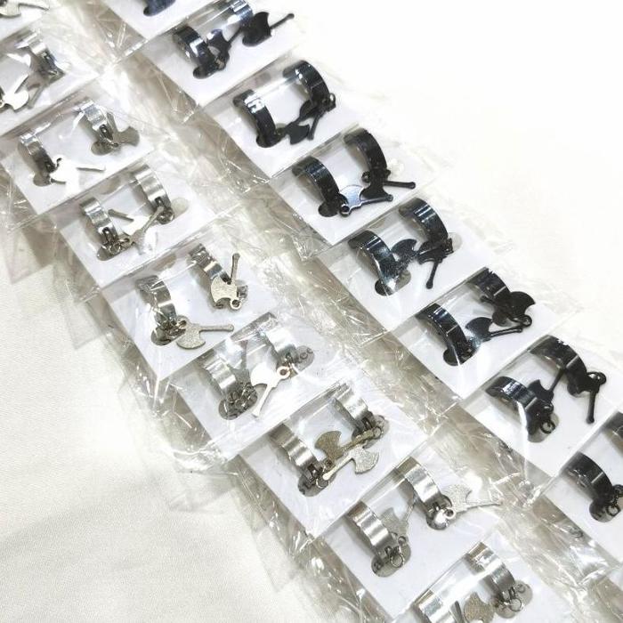 Gambar Anting Tusuk Titanium Isi 12 Pasang - Kapak, Hitam dari mariosya undefined Tokopedia