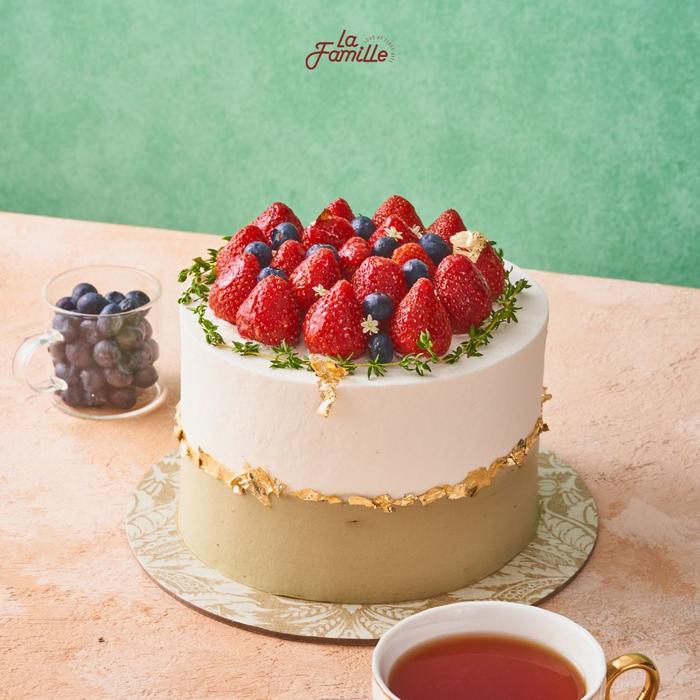 Gambar La Famille Matcha Berry Cake (Kue Ulang Tahun/Birthday) - 15cm dari La Famille Bakery undefined Tokopedia