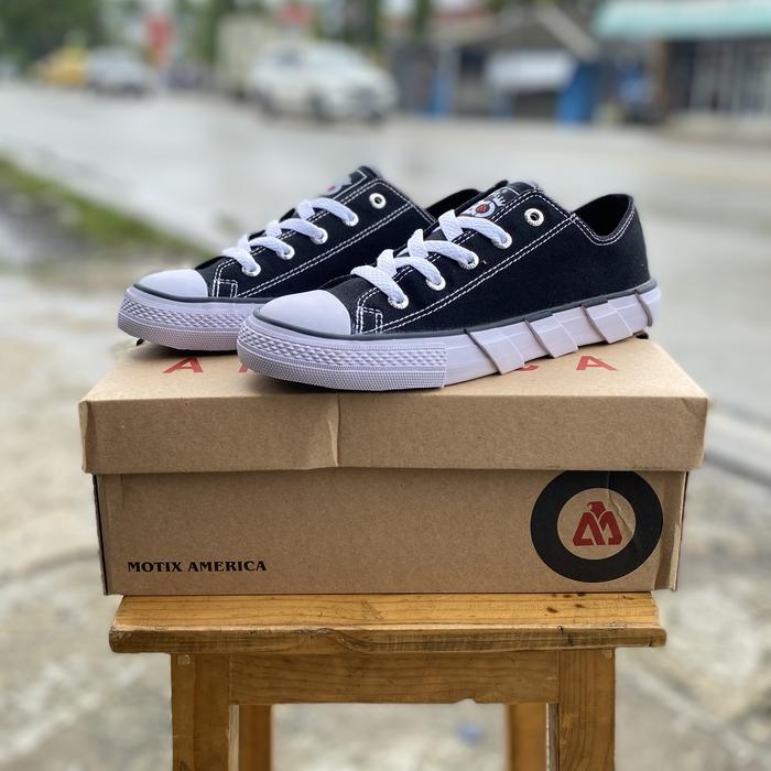 Gambar Sepatu sneakers sepatu sekolah sepatu wanita sepatu pria sepatu kerja - Action Low, 38 dari mita'shoes undefined Tokopedia