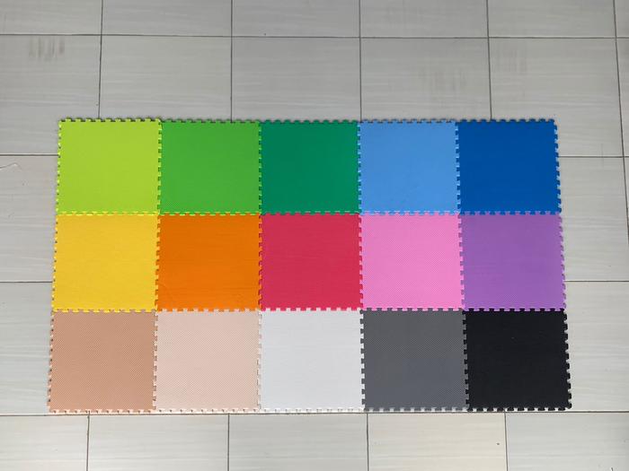 Gambar Matras Puzzle Polos 30x30x1 isi 10 pcs/alas lantai / playmat / karpet - Hitam dari tokoprima121 undefined Tokopedia