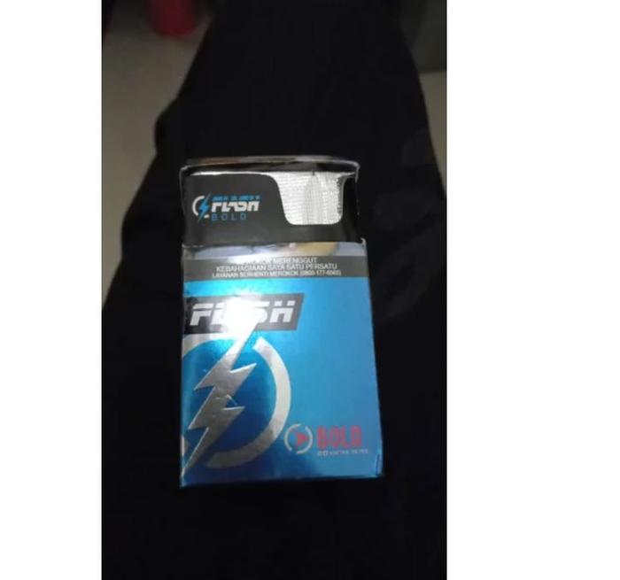 Gambar Rokok Flash Bold Rasa Menthol dan Mild 20 Kretek Filter - Flash Bold dari RamadhanyStore undefined Tokopedia