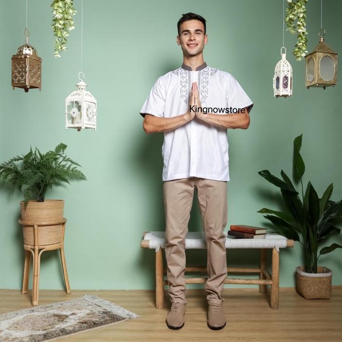 Gambar baju koko pria Khalid lengan pendek - Putih, M dari Dailybyws undefined Tokopedia