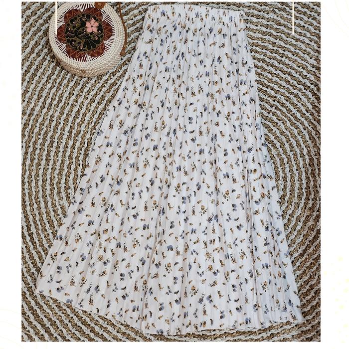 Gambar Rok Plisket Wanita Panjang Premium Motif Bunga Melati - Putih Melati dari Mambere Store undefined Tokopedia