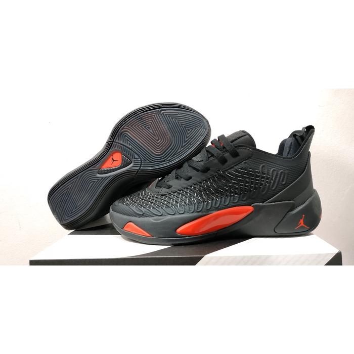 Jual SEPATU BASKET AIR JORDAN LUKA LOW BRED Kudus