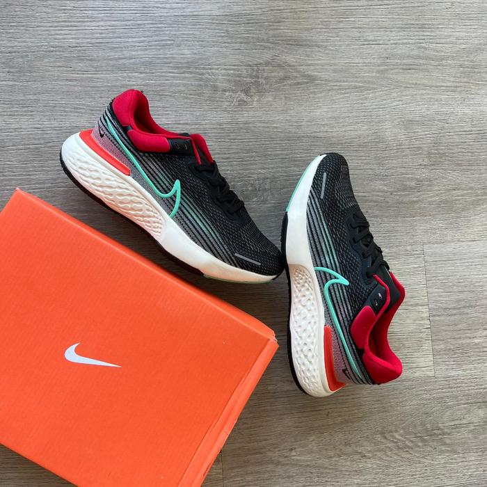 nike zoomx invincible run grey infrared