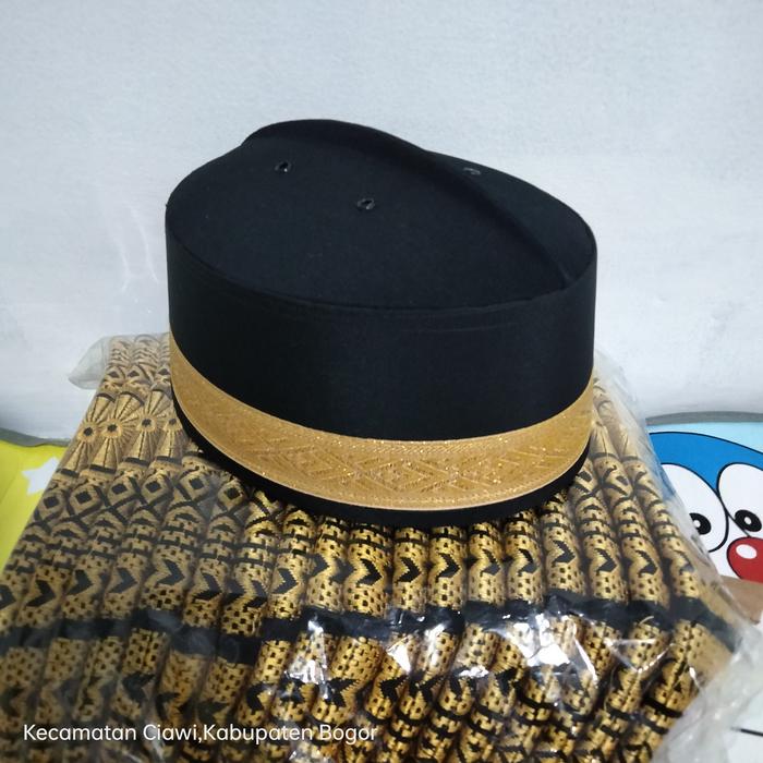 Gambar peci kopeah asagopa pita bugis/peci putih haji/peci kaku - hitam gold, 4 dari ridwancolectionmuslim undefined Tokopedia
