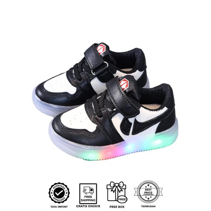 Gambar Sepatu Anak Sneakers Jeje Lampu Nyala LED Sepatu Import Usia 1-5tahun - BLACK, 28 dari AUTHENTIC Official Shop undefined Tokopedia