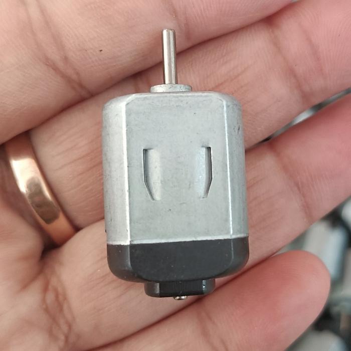 Gambar motor dc mini motor dc 3v dinamo tamiya DIY motor listrik 3-5v - 1 as dari awallaptop undefined Tokopedia