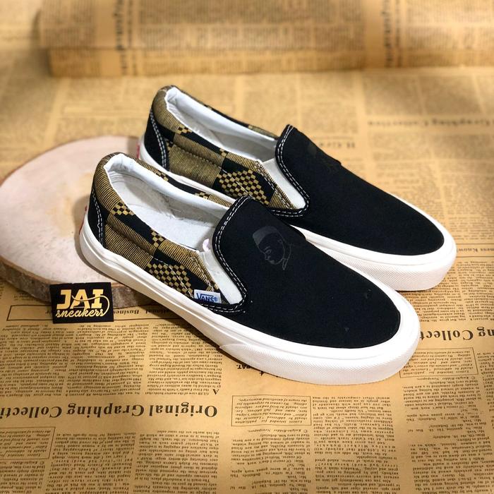 Gambar Sepatu Vans Slipon Michele February Vault OG Unisex - michele februar, 42 dari jaistore. undefined Tokopedia