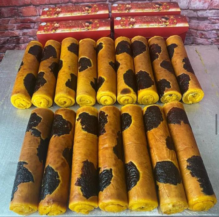 Gambar Kue lapis legit premium roll ( pilih varian rasa premium ori / prunes - 5X20CM[PREMIUM] dari Lv cake jakarta undefined 2 Tokopedia