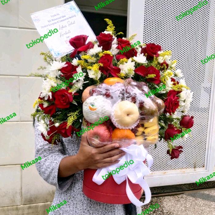 Gambar hampers buah dan bunga segar dari Mikasa New undefined Tokopedia