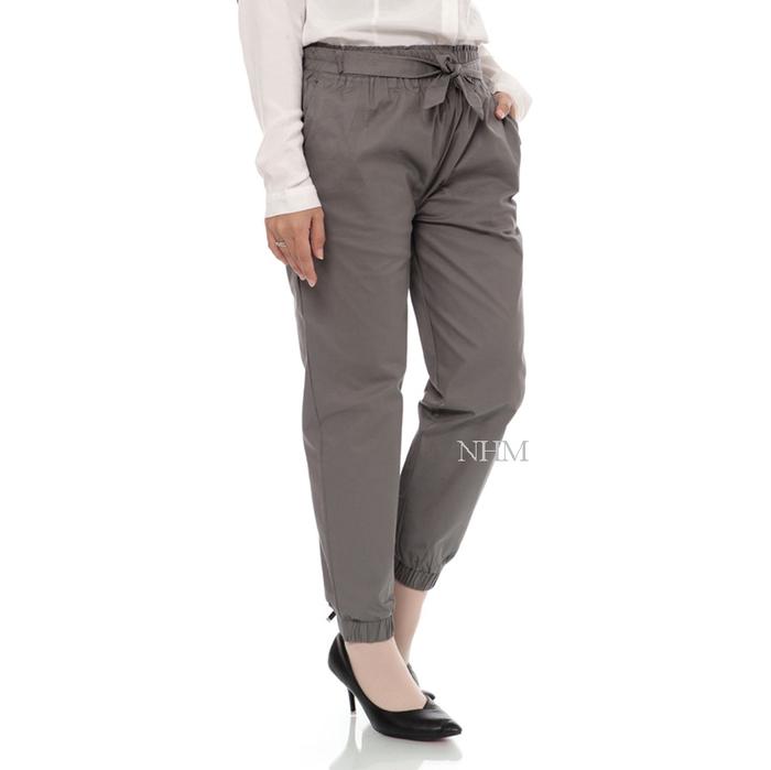 Gambar celana joger wanita xl, celana bahan street - Abu, Standar dari NHM Online undefined Tokopedia