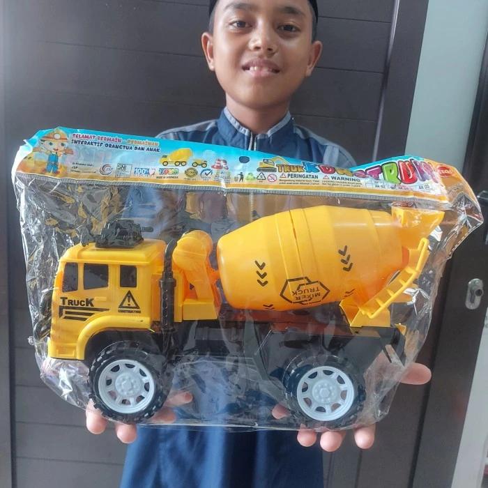 Gambar Mainan Mobil Truk Molen - Mobilan Truck Mixer Tarik Anak Laki Cowok - Besar dari Rumah Chiko undefined Tokopedia