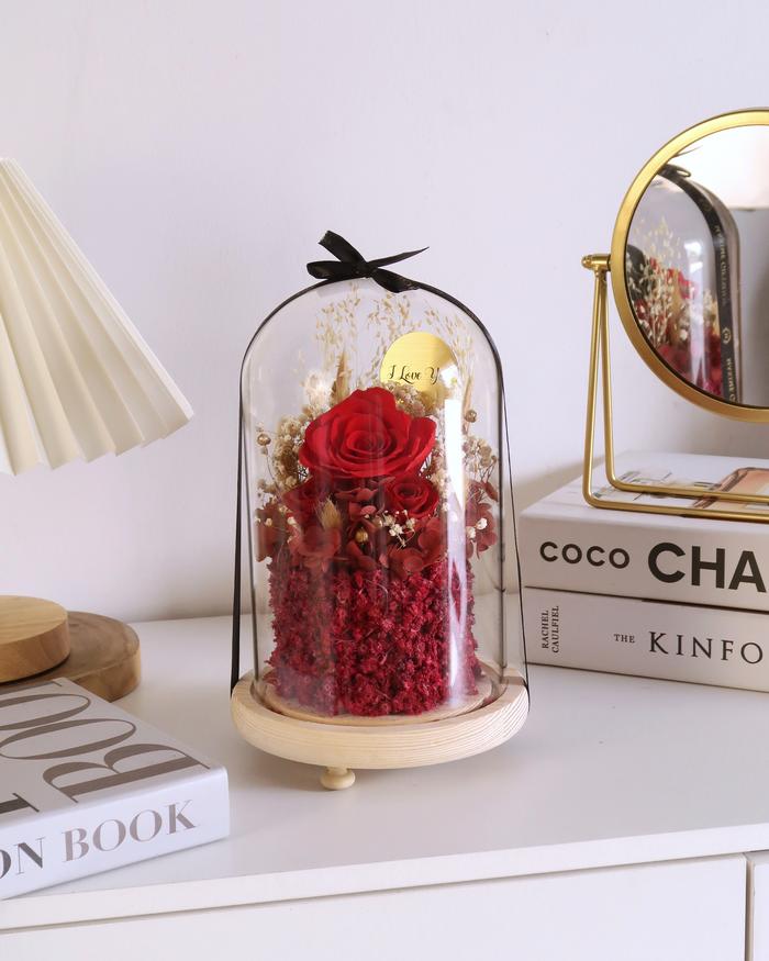Gambar Cremeline - Everlasting Preserved Flower Glass Dome Tall Series Gift - Passion Red dari Maxime Giftshop & Florist undefined Tokopedia