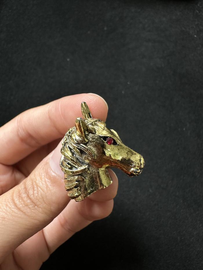 Jual Horse Head Brooch Kota Administrasi Jakarta Selatan