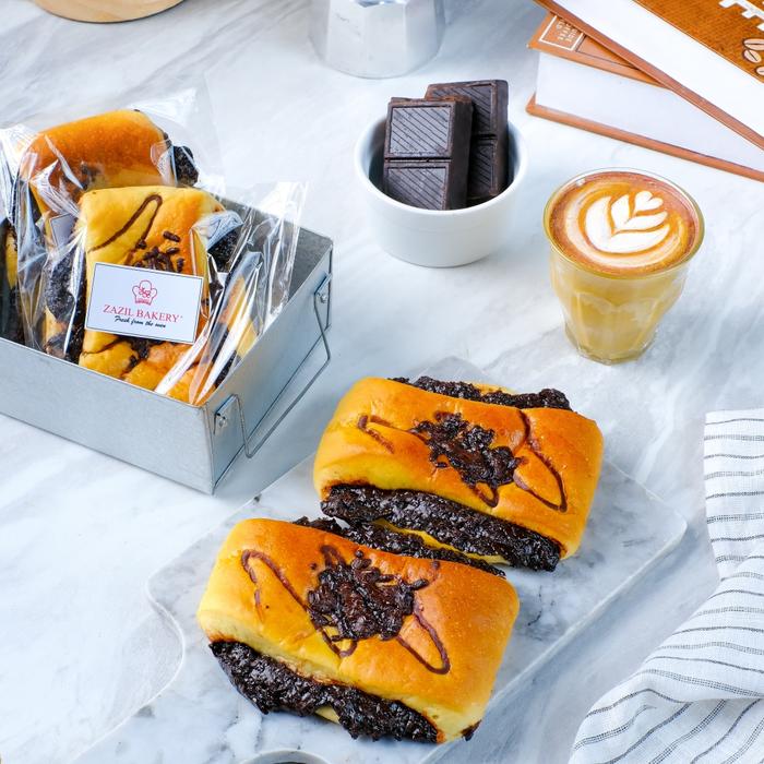 Gambar Martabak Cokelat dari Zazil Bakery Pettarani undefined Tokopedia