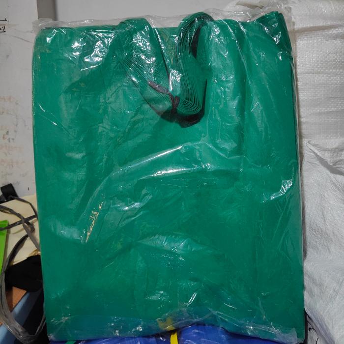 Gambar SPUNBOND TOTE BAG GOODIE BAG UKURAN 38X45X10 - hijau tua dari Ruby Gstore undefined Tokopedia