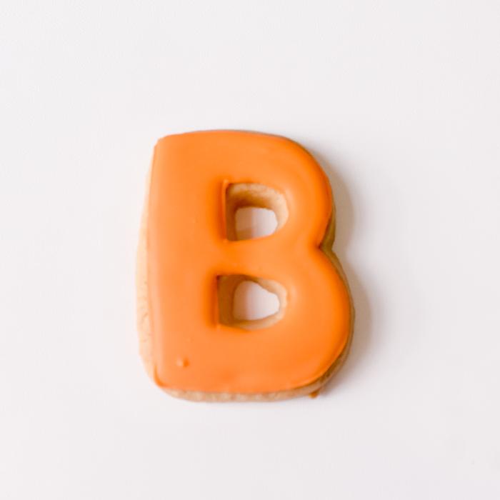 Gambar ABCDEFGHI / Alphabet cookies — (Min 5pcs) Sugar Cookies / Kukis Hias - B, XS dari YunSweets undefined Tokopedia