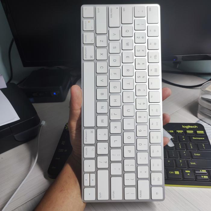 Gambar Magic Keyboard Gen 3 Preloved Original - Gen 2 dari Dapur Film Digital Pro undefined Tokopedia