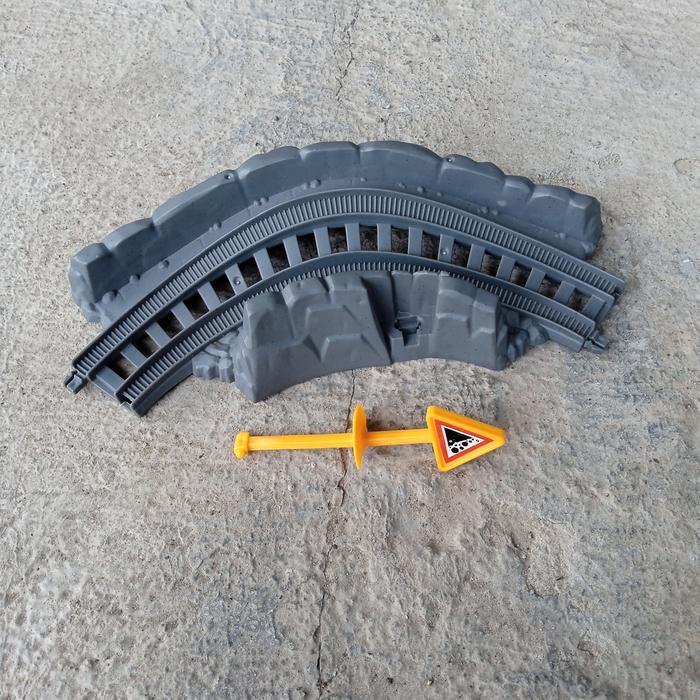 Gambar Thomas & Friends Hazard Track Expansion Pack - Trackmaster Revolution - RAMBU SEGITIGA dari PlarailTrackmaster undefined Tokopedia
