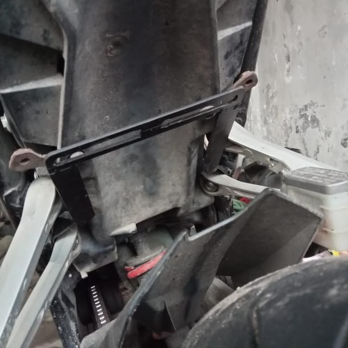 Gambar dudukan bracket braket plat nomor kolong CBR150R CBR 150R K45N K45G dari King Motor Sport Mojokerto undefined Tokopedia