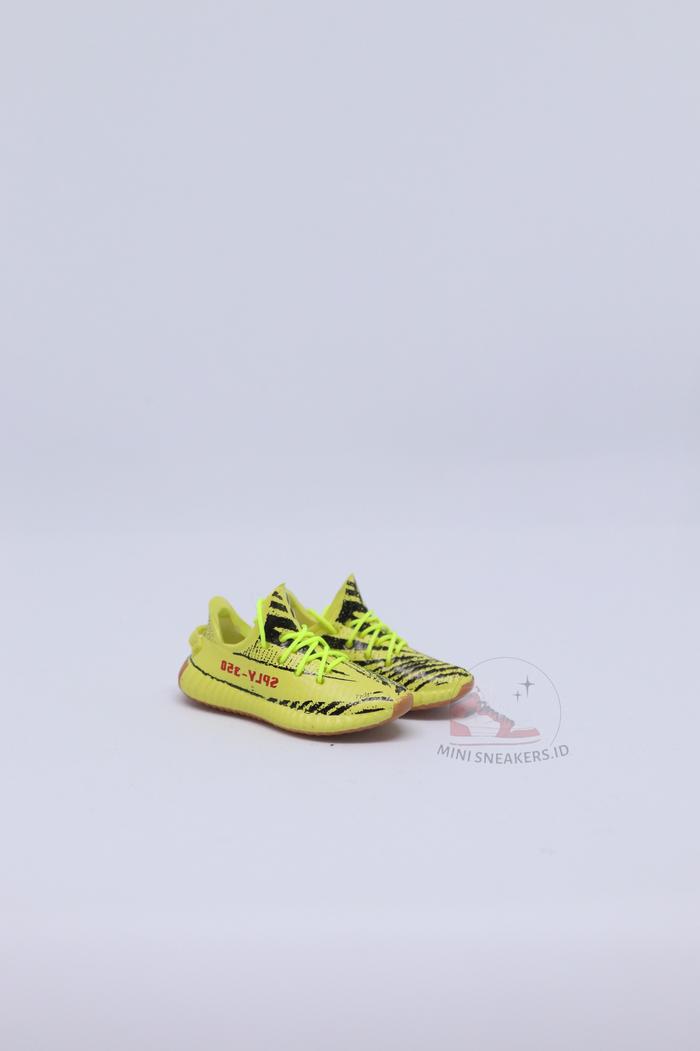 Jual SNEAKER KEYCHAIN 3D BOOST YEZZY 350 V2 SEMI FROZEN YELLOW